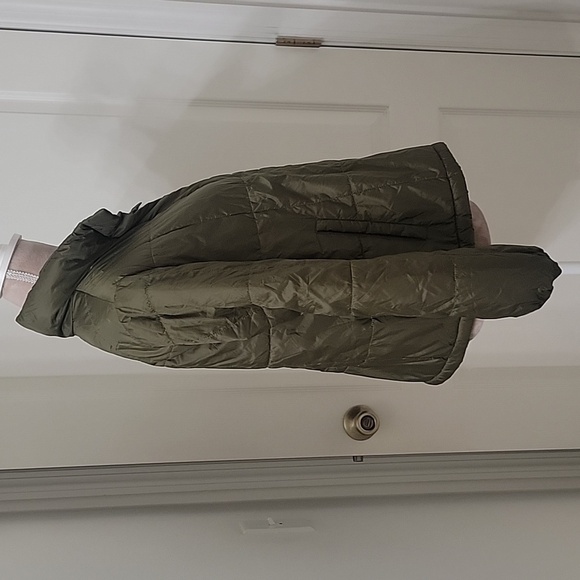 Madewell, Size XS Travel Buddy Packable Puffer Jacket, Olive Green, Like New! - Picture 4 of 14
